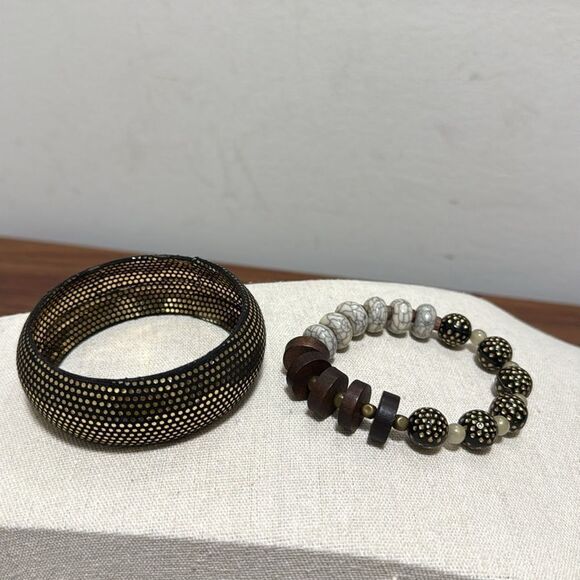 Vintage Signed Alfani Bundle of 3 items. Necklace Plus 2 Bracelets. - Picture 6 of 8